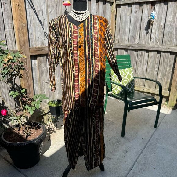 Geometric print top and pants - Picture 1 of 7